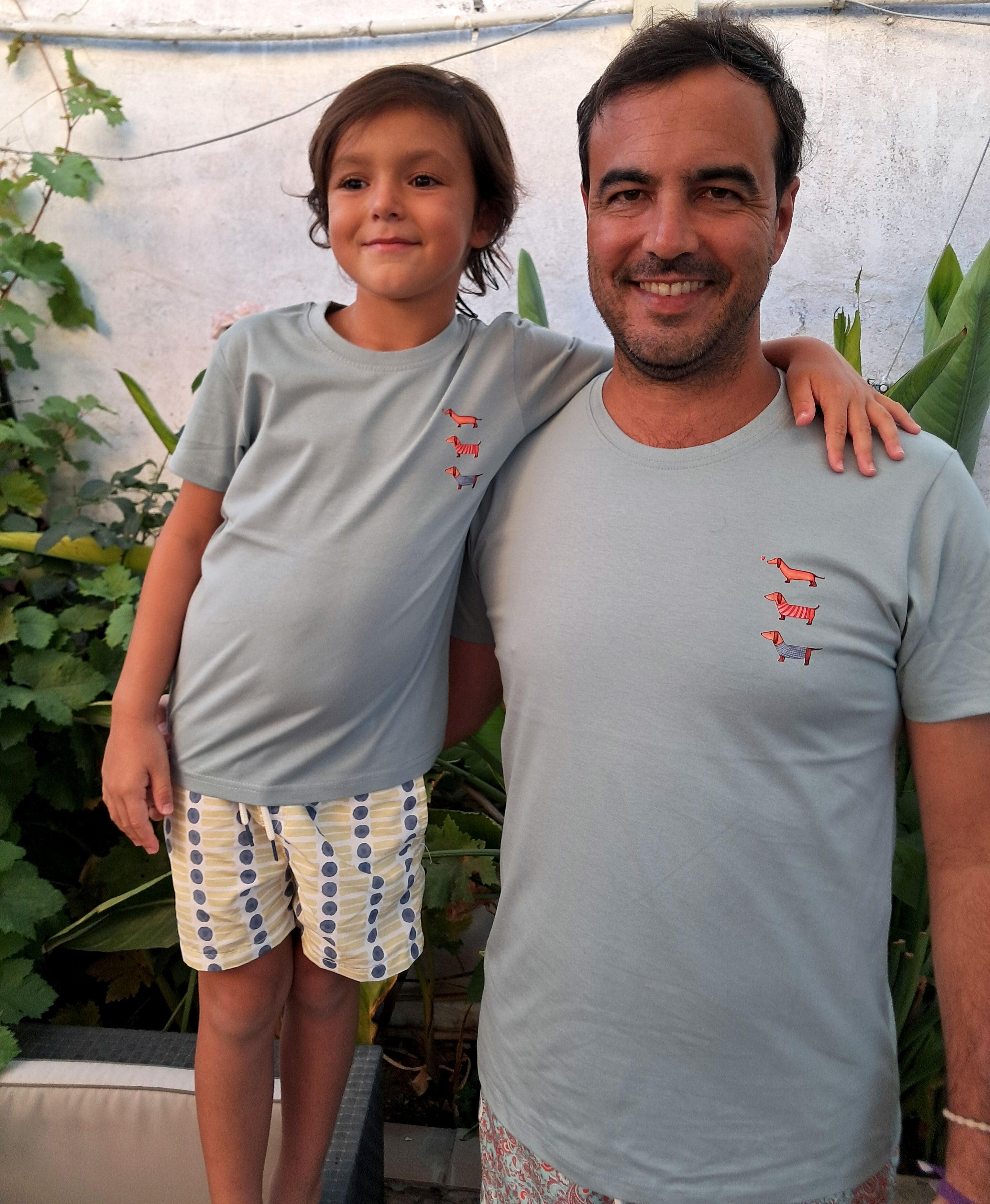 Camiseta Familia Salchicha | PeandPe Arts
